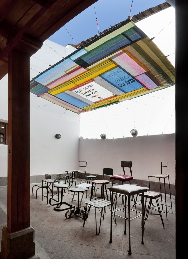 >aqui no hay espacio pero hay cariño<, installation view, casa de las artes La Ronda in Quito