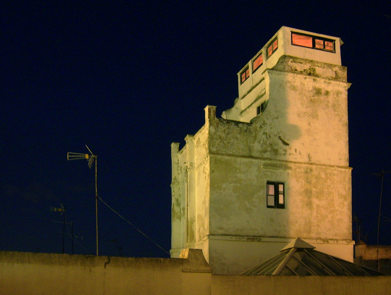 Hartmut Landauer:I live in a tower,vivo en una torre,Cádiz